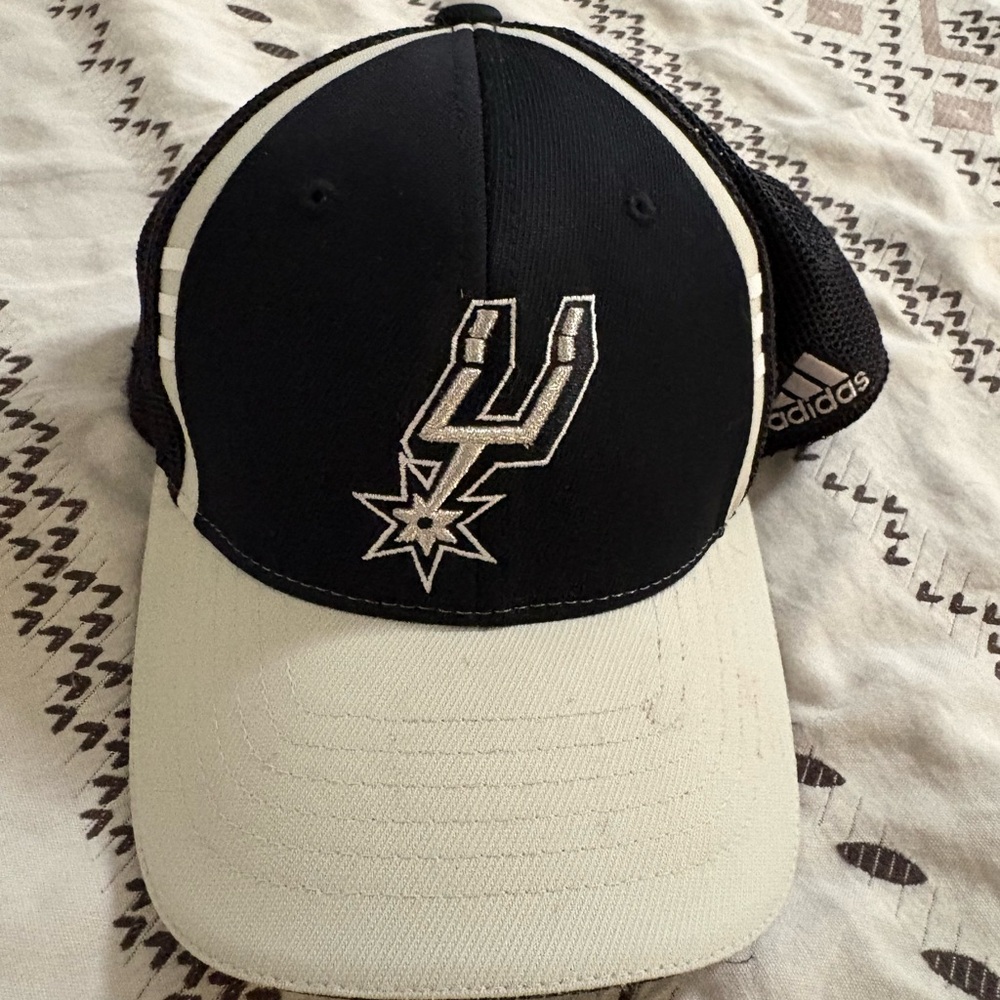 Adidas Black and Cream Spurs Hat. Youth size